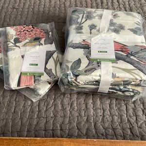 Beautiful king duvet cover with two standard shams. New from Pottery barn.
